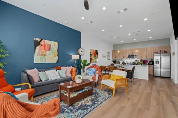 The Sapphire: 3BD In The Heart of Dallas & Cozy!