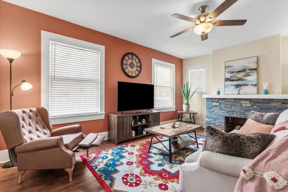 Uplifting 2BD: Centered, Inspiring & Heartwarming!