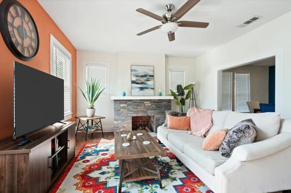 Uplifting 2BD: Centered, Inspiring & Heartwarming!
