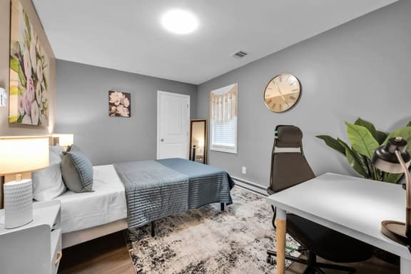 Steps to Beach, Amusement& Water Park:2BD Parking! - Image 1